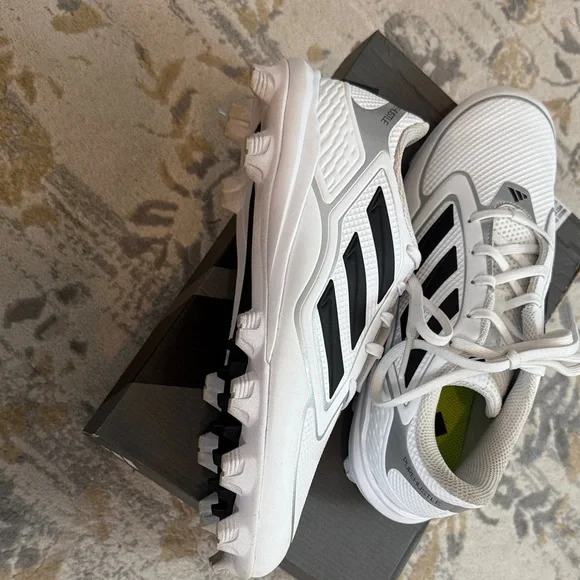 Adidas Woman White & Black SZ 9 Softball Cleats Good Condition small pink marks - Picture 3 of 6